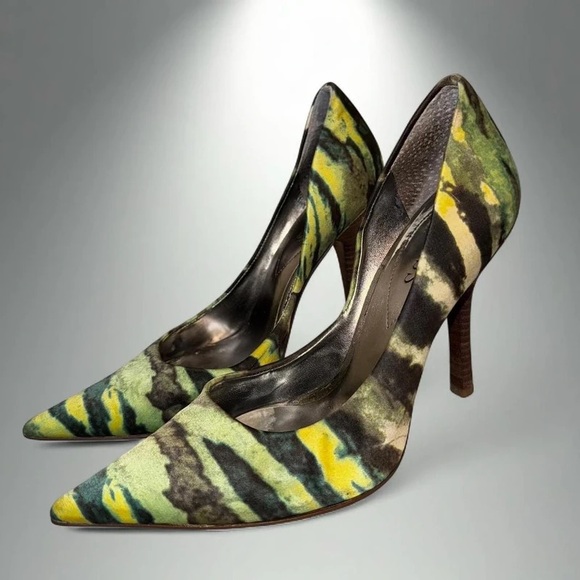 Guess Green and Yellow Patterned Heels - Picture 1 of 3